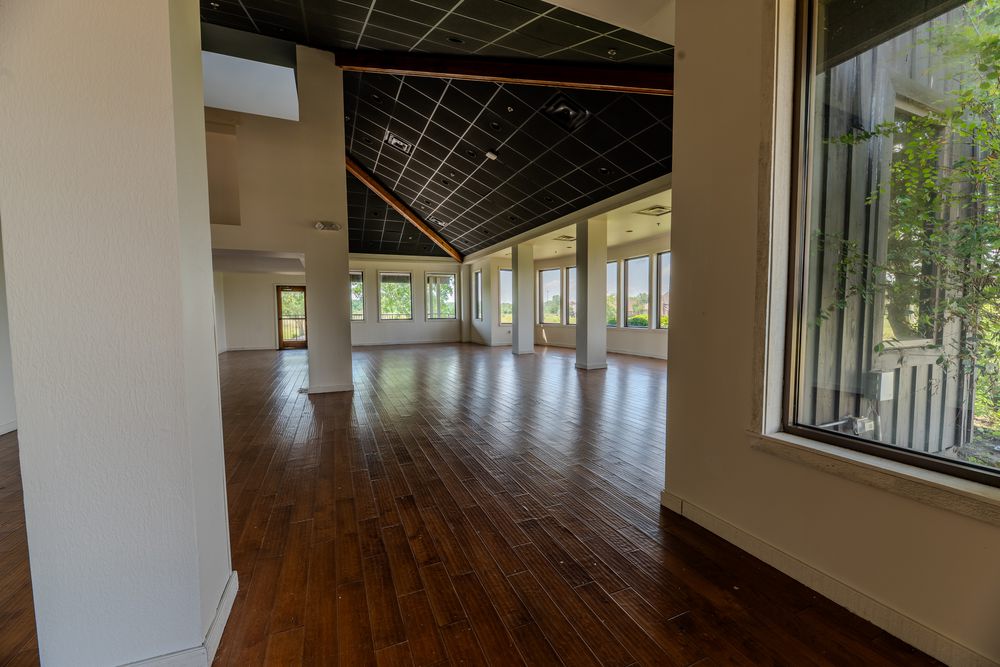 The Gallery — intimate banquet room