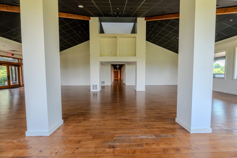 The Gallery — reception seating